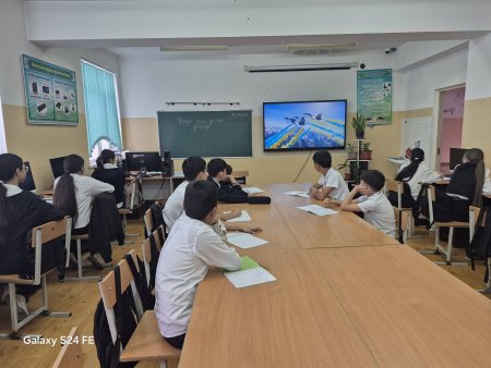 127 жалпы орта білім беретін мектебіне қарасты 7 "В" сыныбына 04.05.2026ж  "7 мамыр - Отан қорғаушылар  күні", " Ұранды ердің - ұрпағы қайсар"  тақыры